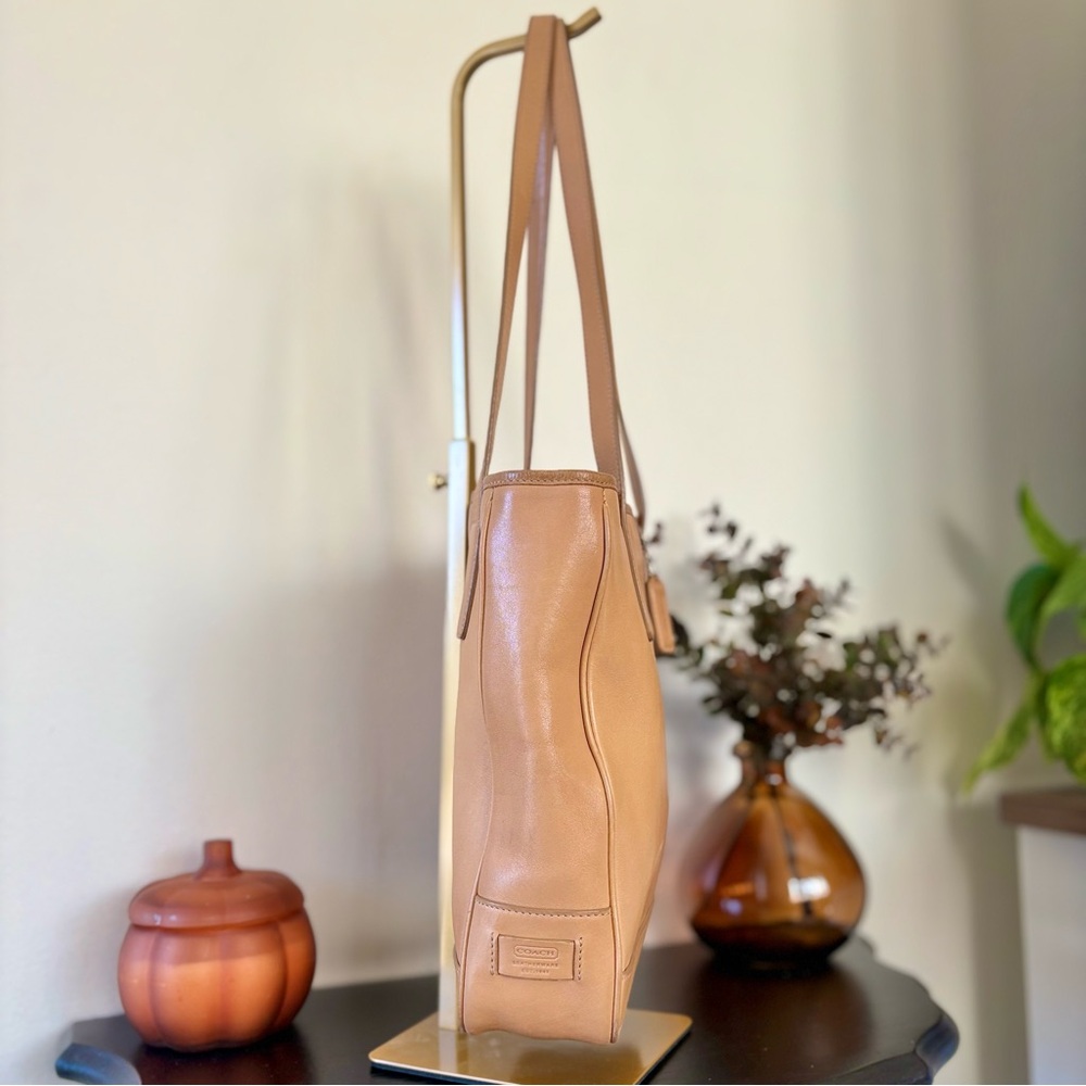 Vintage Coach Hamptons Lunch Tote - Picture 6 of 12